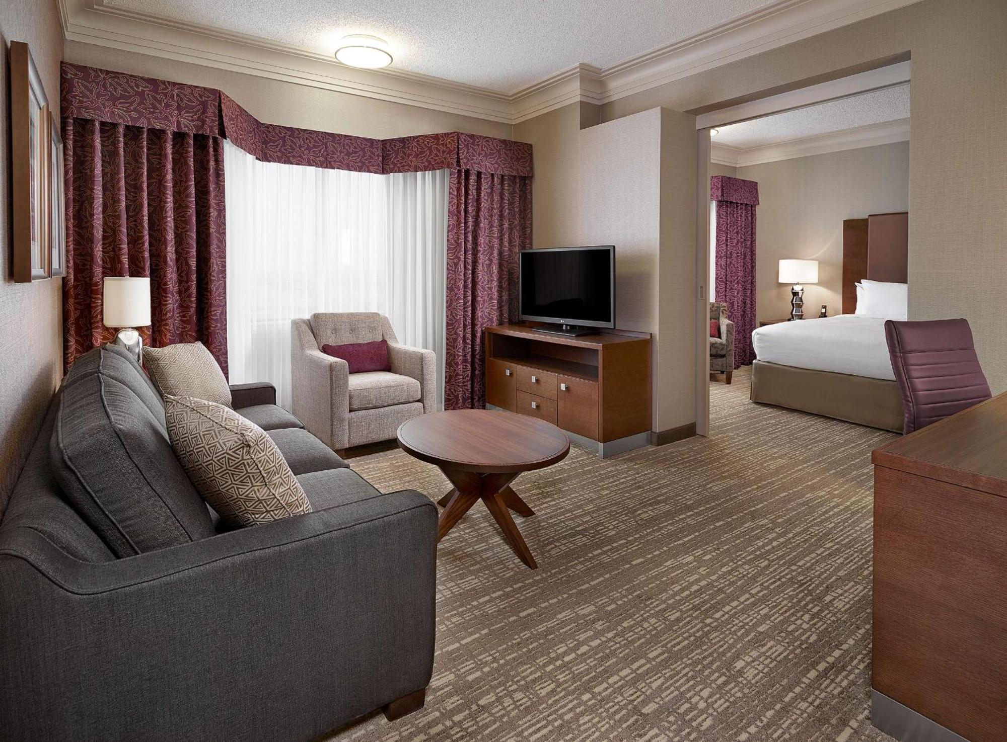 Hotel Doubletree By Hilton West Edmonton Exterior foto